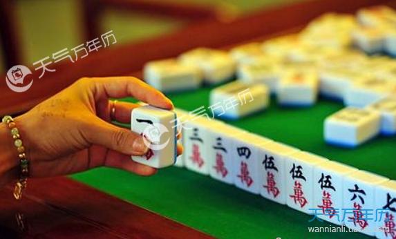 摘要：2018年抓打麻将是一种非常受欢迎的休闲活动，它也是中国长久以来的一种文化，其规则在不同地区有所不同