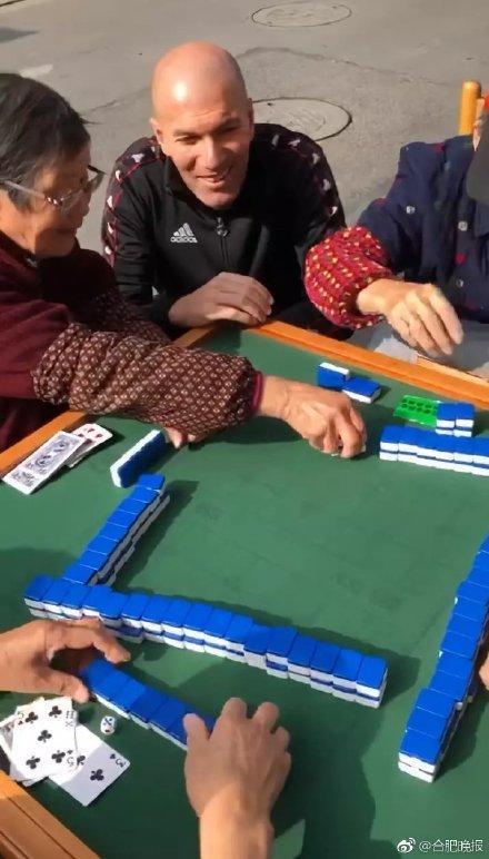 摘要：上海打麻将是一种很受欢迎的休闲娱乐方式，但想要找到合适的人才加入一起打麻将却可能会有些困难